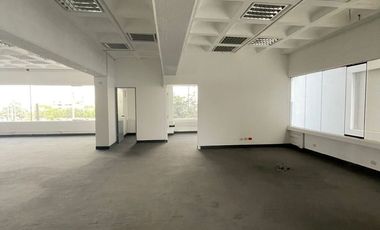 VENTA O ALQUILER DE OFICINA COMERCIAL EN AV. PRINCIPAL, SANTA CATALINA