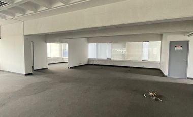 VENTA O ALQUILER DE OFICINA COMERCIAL EN AV. PRINCIPAL, SANTA CATALINA