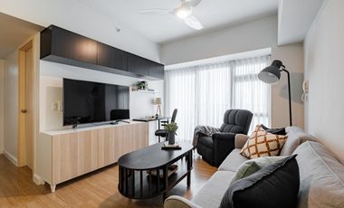 Cozy and Modern 2 Bedroom Condominium for Lease at High Park Vertis North