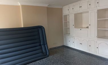 VENDO  APARTAMENTO EN VERSALLES CALI