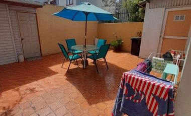 Arriendo  Casa con giro comercial 8 privados , 7 B , 4 E ,solida, amplia ,excelente ubicación 1 Norte a pasos de Av. Libertad, Viña del Mar
