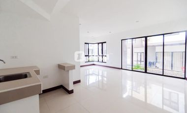 End Fairway Unit for Rent in The Grove