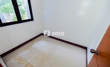 End Fairway Unit for Rent in The Grove