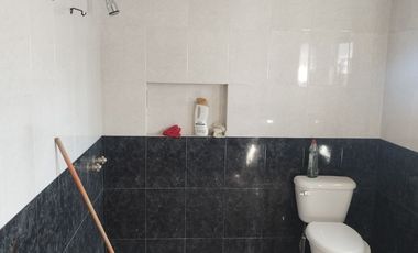 Casa en venta en la colonia Atlanta muy amplia, jardín y cisterna.