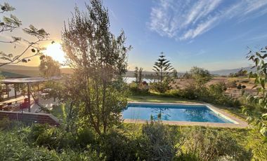 Se vende casa con vista a laguna y Club de Golf Huinganal, Limache