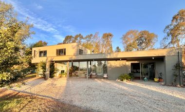 Se vende casa con vista a laguna y Club de Golf Huinganal, Limache