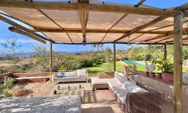 Se vende casa con vista a laguna y Club de Golf Huinganal, Limache