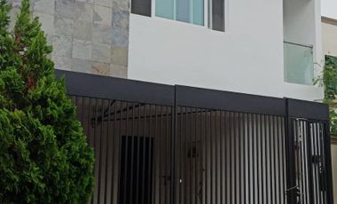Casa estilo moderno en Quintas de Anáhuac Escobedo Negociable