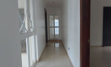 Samborondon, Renta de Hermosa Casa 4 dormitorios con Piscina