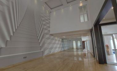 Samborondon, Renta de Hermosa Casa 4 dormitorios con Piscina