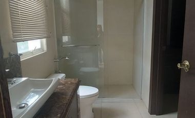 Samborondon, Renta de Hermosa Casa 4 dormitorios con Piscina