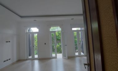 Samborondon, Renta de Hermosa Casa 4 dormitorios con Piscina