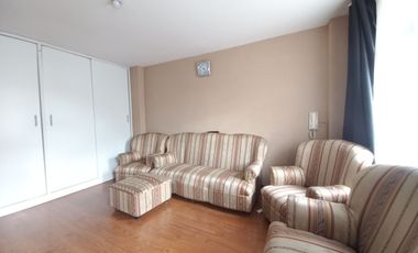 CASA DE TRES DEPARTAMENTOS Y AREA VERDE EN VENTA, EN EL CENTRO DE LA CIUDAD SECTOR UNIVERSIDAD CATOLICA