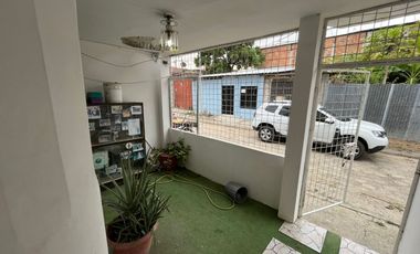 CASA DE DOS DEPARTAMENTOS EN VENTA EN PORTOVIEJO