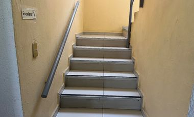 CASA A 2 CUADRAS DE AV. LOPEZ MATEOS EN ESQUINA