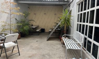 CASA A 2 CUADRAS DE AV. LOPEZ MATEOS EN ESQUINA