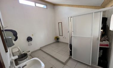 CASA A 2 CUADRAS DE AV. LOPEZ MATEOS EN ESQUINA