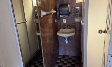 CASA A 2 CUADRAS DE AV. LOPEZ MATEOS EN ESQUINA