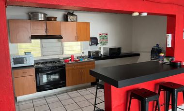 CASA A 2 CUADRAS DE AV. LOPEZ MATEOS EN ESQUINA