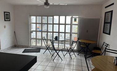 CASA A 2 CUADRAS DE AV. LOPEZ MATEOS EN ESQUINA