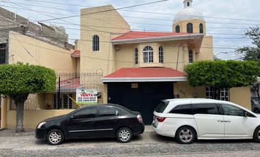 CASA A 2 CUADRAS DE AV. LOPEZ MATEOS EN ESQUINA