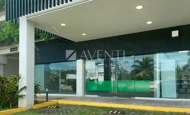 Local comercial en renta en Summa Center en Cancún, Quintana Roo.
