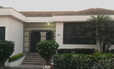 En venta casa de 5 dormitorios ubicado en Kennedy norte