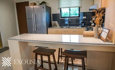 5 BEDROOM SINGLE ATTACHED UNIT LOCATED IN THE VILLAGES AT LIPA