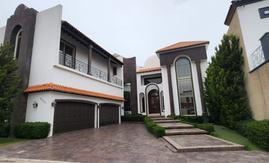 En VENTA Residencia Fraccionamiento Hacienda de la Paloma