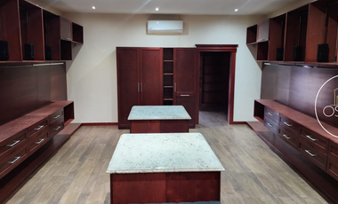 En VENTA Residencia Fraccionamiento Hacienda de la Paloma