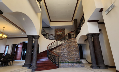 En VENTA Residencia Fraccionamiento Hacienda de la Paloma
