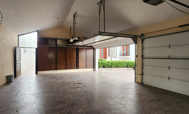 En VENTA Residencia Fraccionamiento Hacienda de la Paloma
