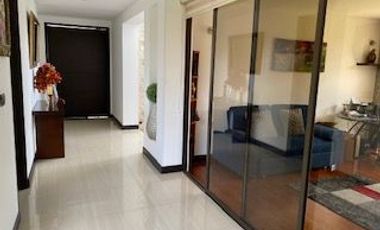 ESPECTACULAR CASA ESQUINERA EN CAJICA EN CONJUNTO CERRADO