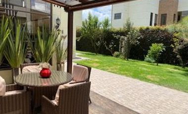 ESPECTACULAR CASA ESQUINERA EN CAJICA EN CONJUNTO CERRADO