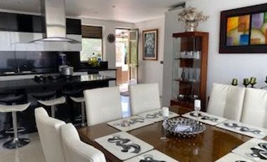 ESPECTACULAR CASA ESQUINERA EN CAJICA EN CONJUNTO CERRADO