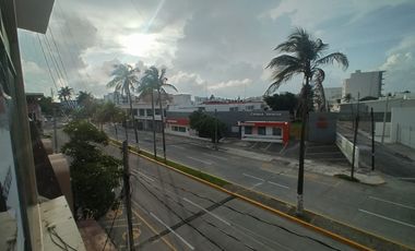 Oficina de 18 m² sobre Av. Bolívar casi esq. con el boulevard