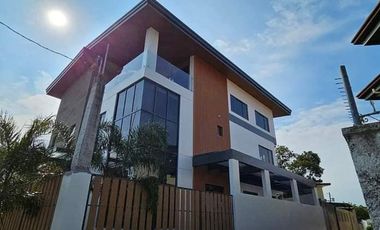 Corner House and Lot With Swimming Pool in Merville Paranaque
