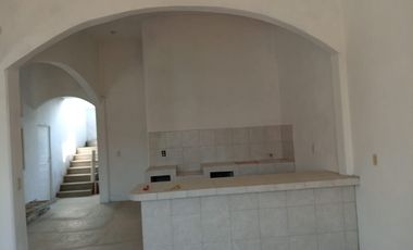Casa de siete recamaras y 4 baños en Atoyac de Alvarez Guerrero
