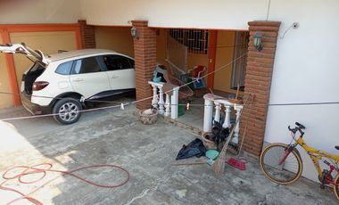 Casa de siete recamaras y 4 baños en Atoyac de Alvarez Guerrero