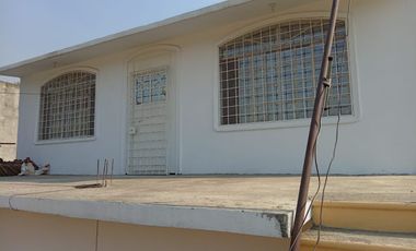 Casa de siete recamaras y 4 baños en Atoyac de Alvarez Guerrero
