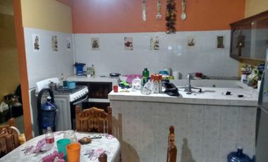 Casa de siete recamaras y 4 baños en Atoyac de Alvarez Guerrero