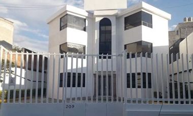 EDIFICIO EN RENTA CON ESTACIONAMIENTO EN EL CENTRO DE TOLUCA