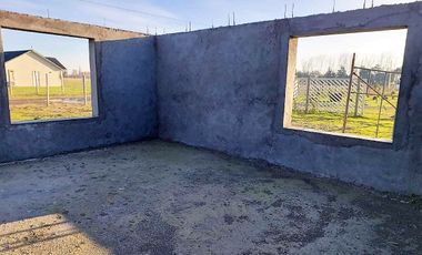 Vende Parcela con Casa en Construcción