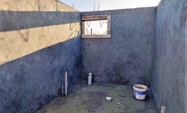 Vende Parcela con Casa en Construcción
