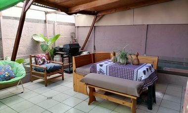 Vende Casa Cuatro Dormitorios Estacionamiento