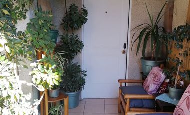 Vende Casa Cuatro Dormitorios Estacionamiento