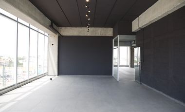 Modernas oficinas en renta con acabados para corporativo de lujo, a minutos de sonata, lomas de angelópolis.