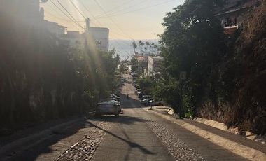VENDO CASA EN PUERTO VALLARTA, COL. CENTRO PUERTO VALLARTA, JALISCO, 4 CUADRAS MALECON
