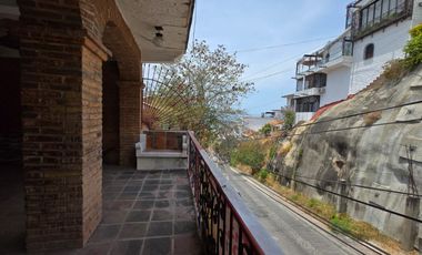 VENDO CASA EN PUERTO VALLARTA, COL. CENTRO PUERTO VALLARTA, JALISCO, 4 CUADRAS MALECON