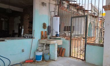 VENDO CASA EN PUERTO VALLARTA, COL. CENTRO PUERTO VALLARTA, JALISCO, 4 CUADRAS MALECON